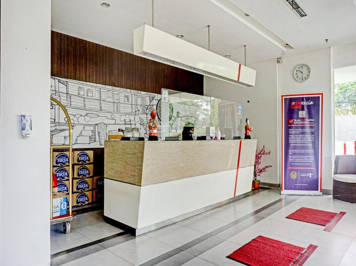 Townhouse Oak Jp Hotel Jakarta Buitenkant foto