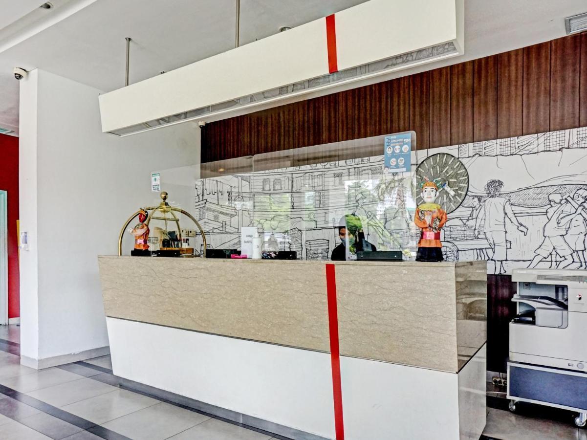 Townhouse Oak Jp Hotel Jakarta Buitenkant foto