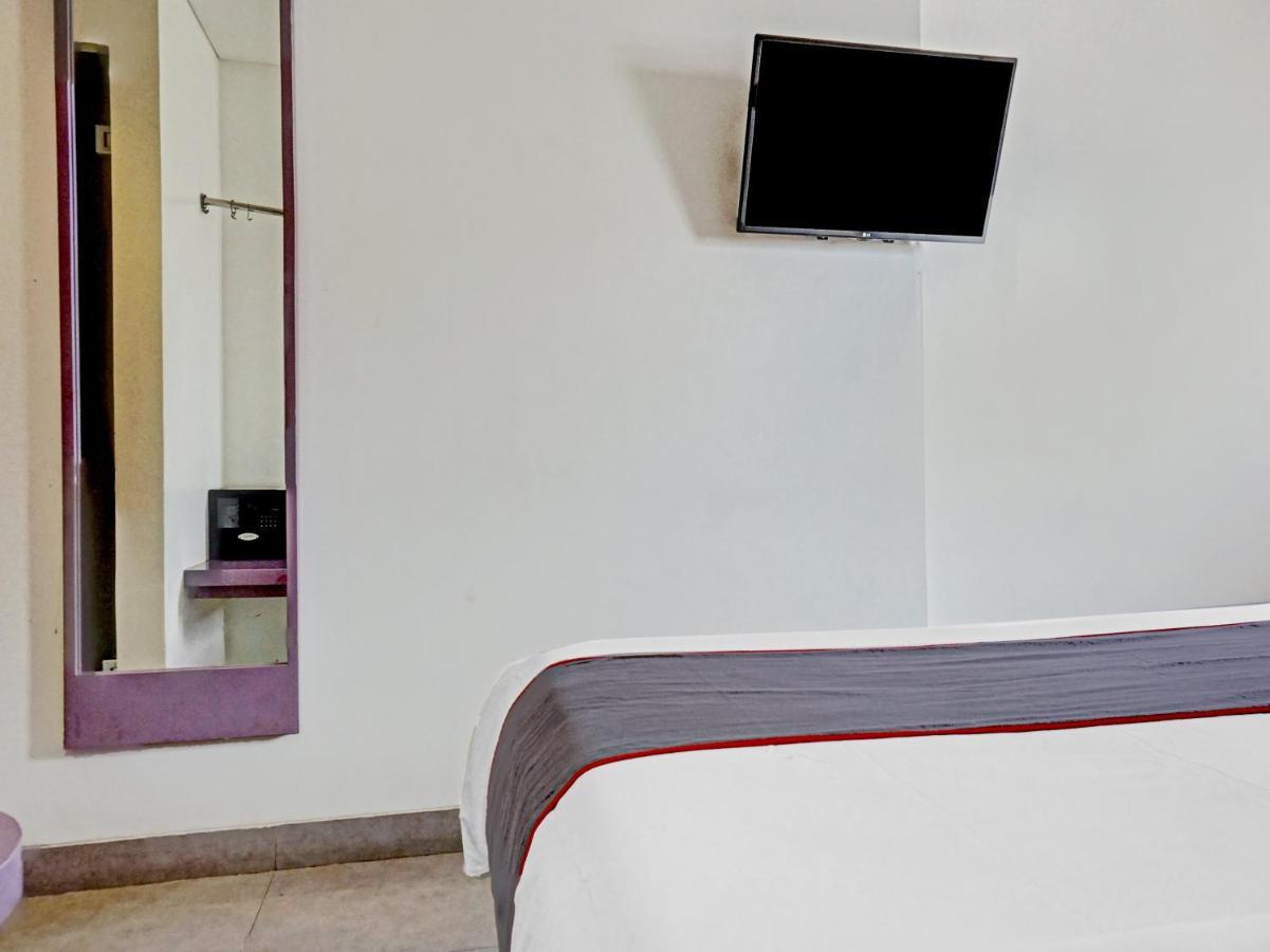 Townhouse Oak Jp Hotel Jakarta Buitenkant foto