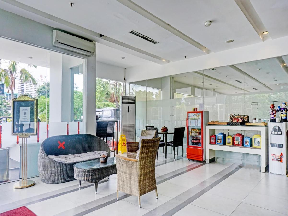 Townhouse Oak Jp Hotel Jakarta Buitenkant foto