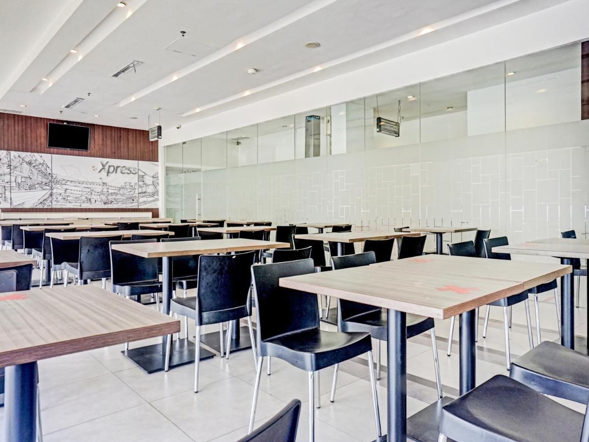 Townhouse Oak Jp Hotel Jakarta Buitenkant foto
