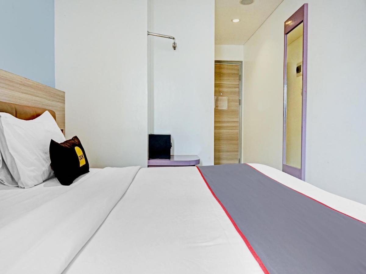 Townhouse Oak Jp Hotel Jakarta Buitenkant foto