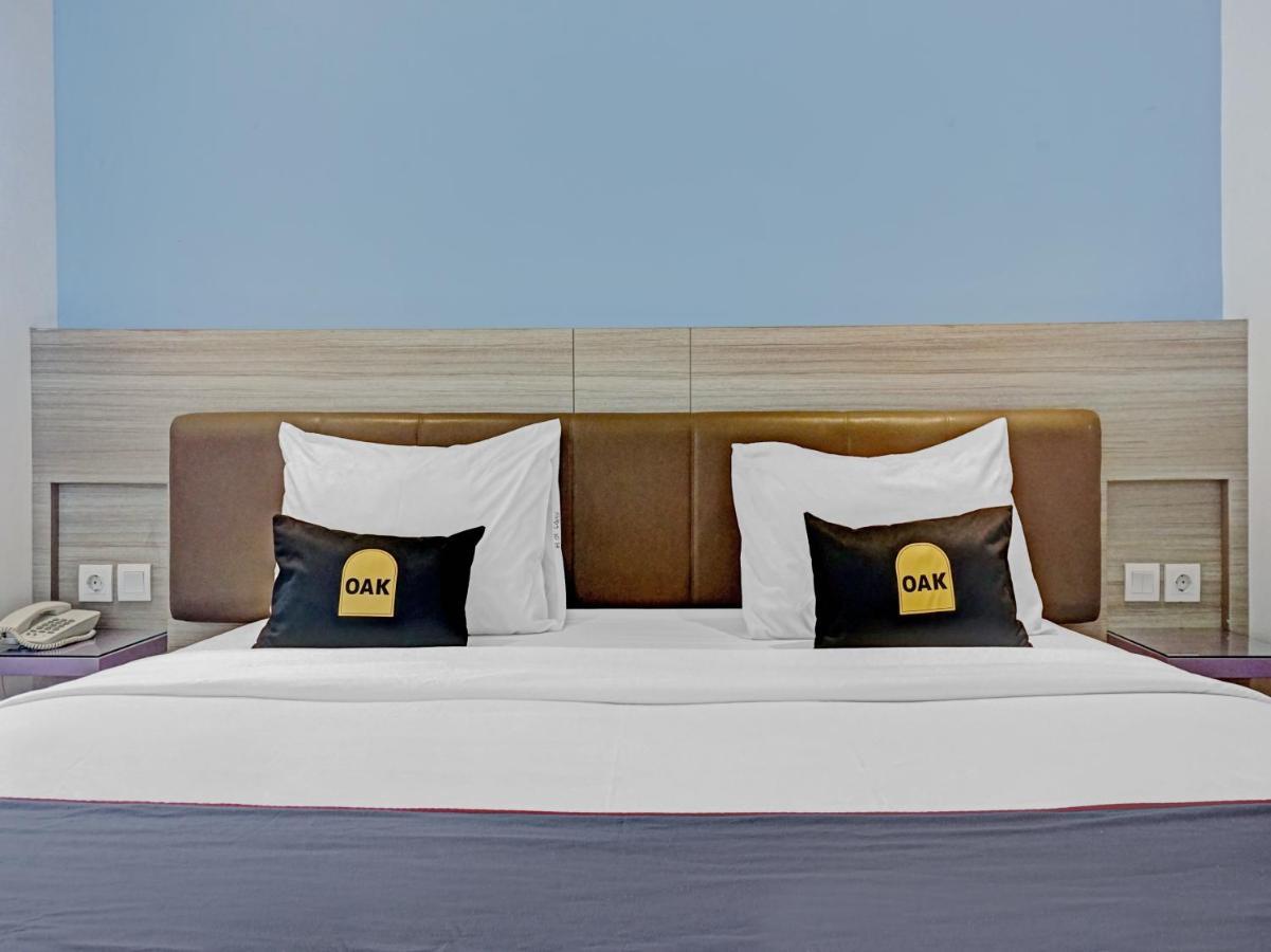 Townhouse Oak Jp Hotel Jakarta Buitenkant foto